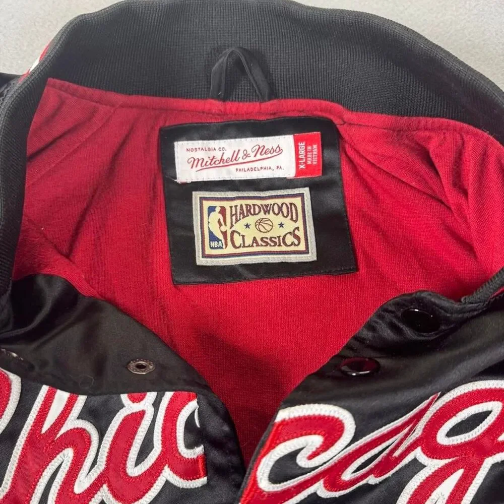 Mitchell-ness Men's Black and Grey Jacket